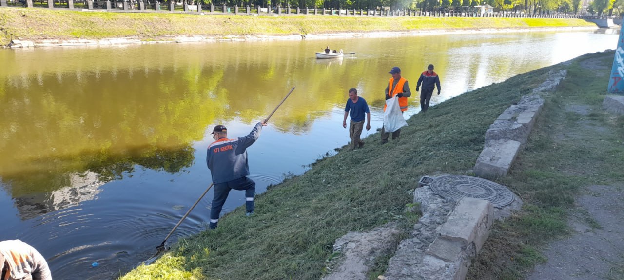 Впорядкували зливи та водойми комунальники Харкова